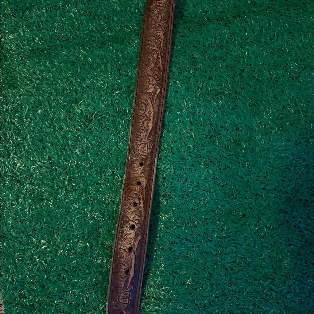 Real cowhide belt with heritage style vintage design